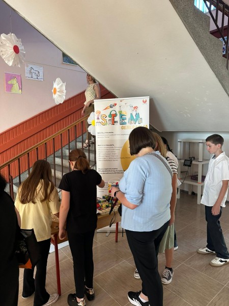 promocija-stem-podrucja-na-javnim-mjestima-dan-skole-u-soljanima04