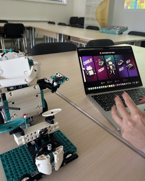 napredna-stem-izobrazba-lego-mindstorms-i-labos-virtualne-stvarnosti06